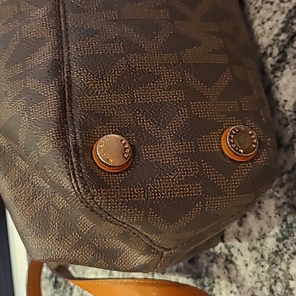 Michael Kors Authentic Florence Bag & matching Wallet (like new) - Picture 12 of 15